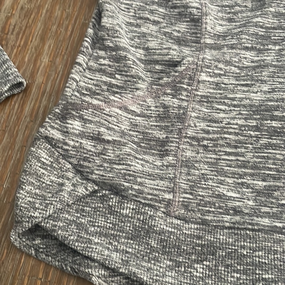 ❗️SOLD❗️Athleta Techie Sweater Heather Gray Cowl Neck Size XS - Picture 2 of 8